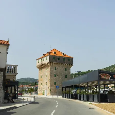 Lea Villa